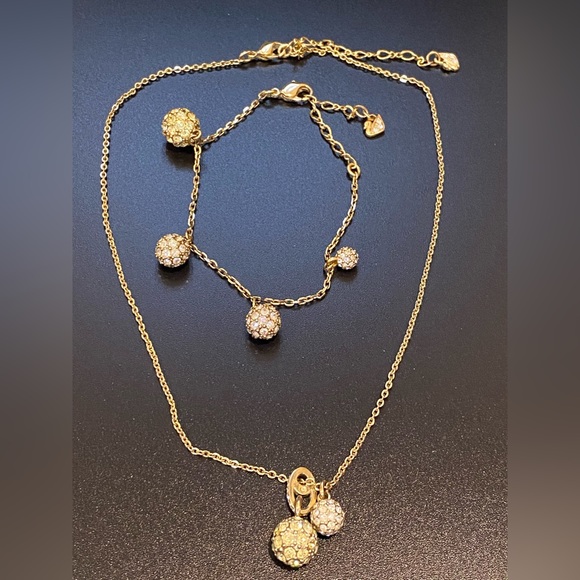 Pre-loved Swarovski necklace and bracelet set. - Picture 2 of 6